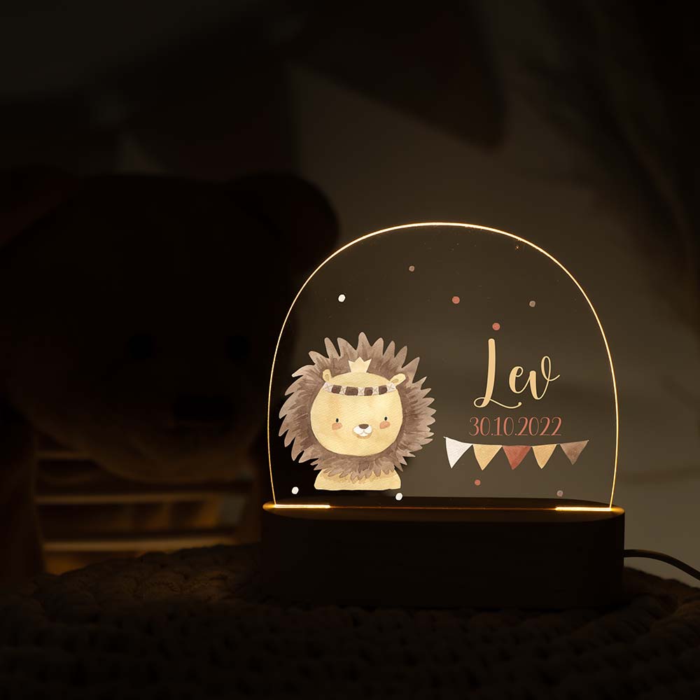 Personalisierte Nachtlampe für Kinder - Baby-Löwe mit Punkten und Girlande im Boho-Stil - Name und Geburtsdatum