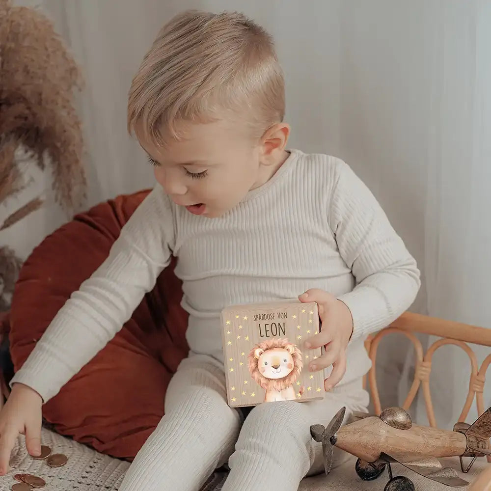 Spardose Kinder, Sparschwein personalisiert bunt - Löwe