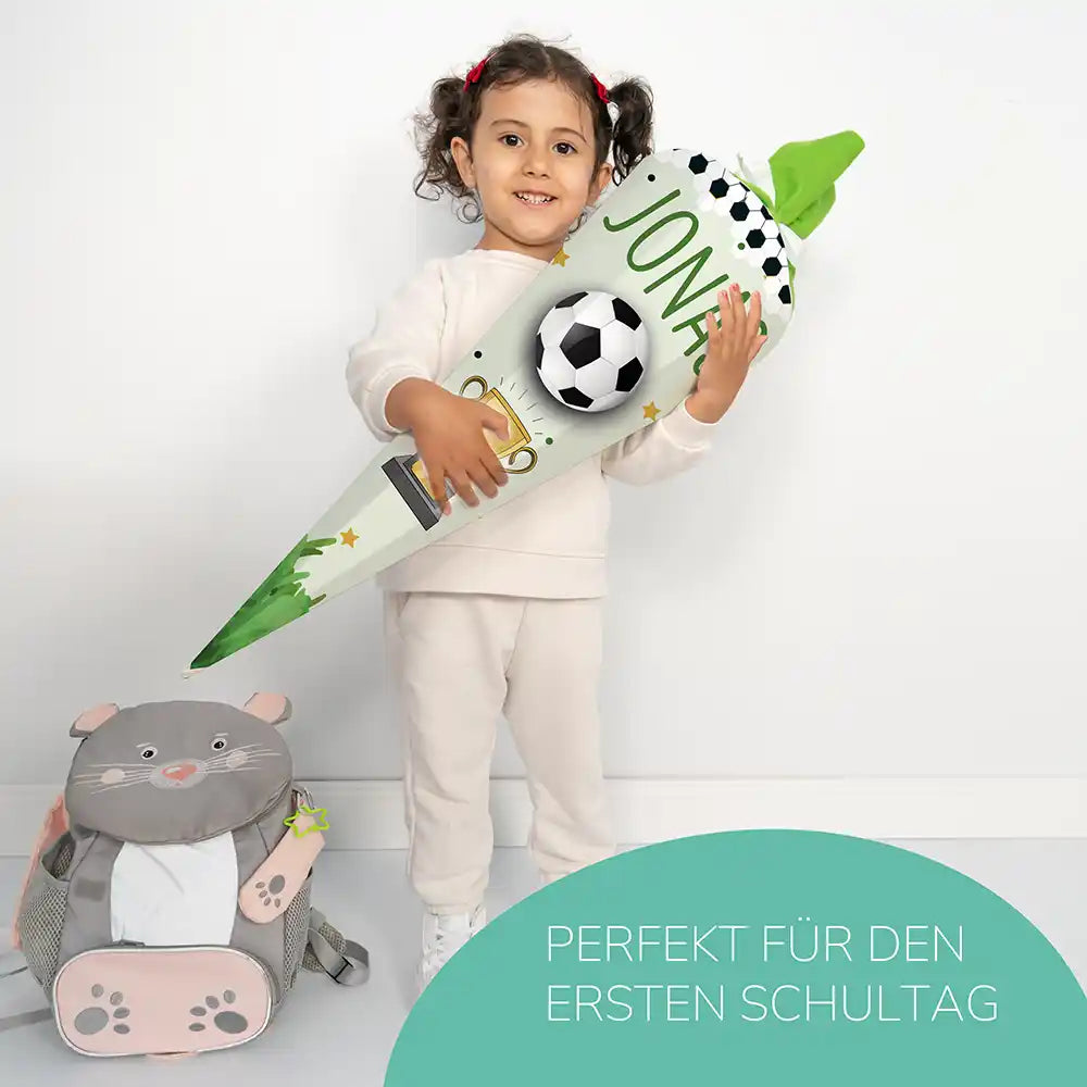 schultüte mit fußball motiv und individuellem namen