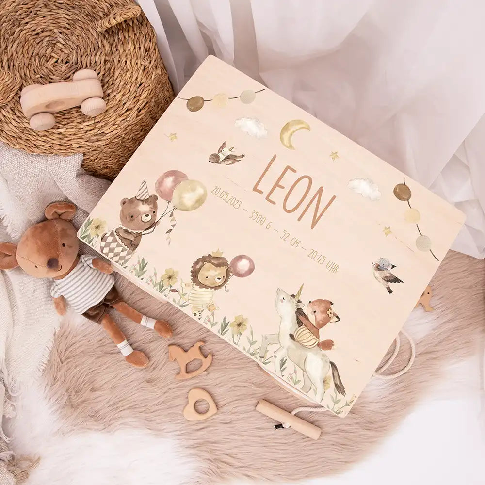 Spielzeugkiste mit Rädern personalisiert - Bezaubernde Waldtiere