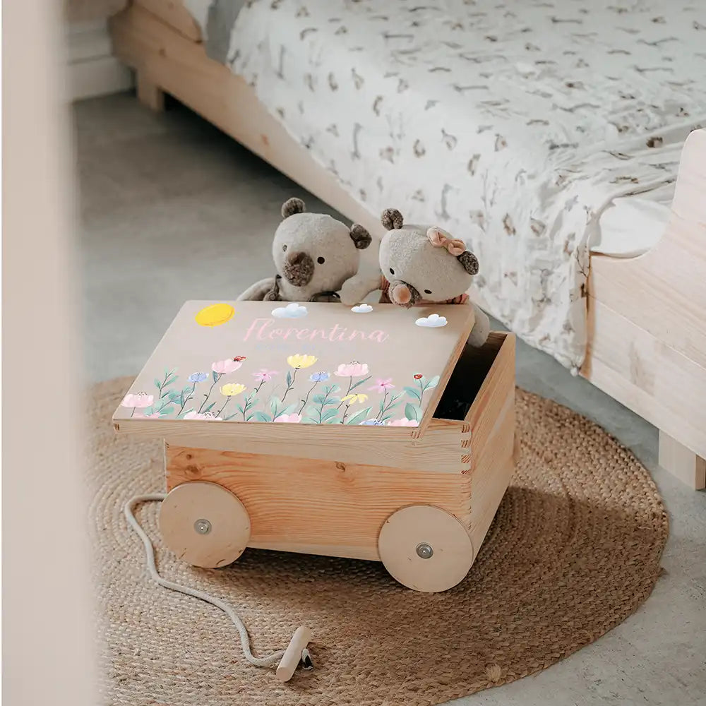 Spielzeugkiste mit Rädern personalisiert - Blumenwiese