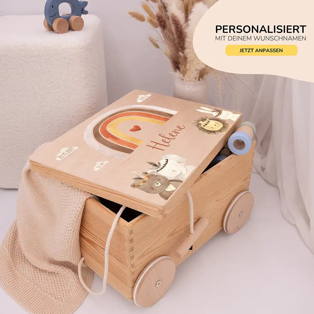 Spielzeugkiste mit Rädern personalisiert - Regenbogen mit Bär und Löwe