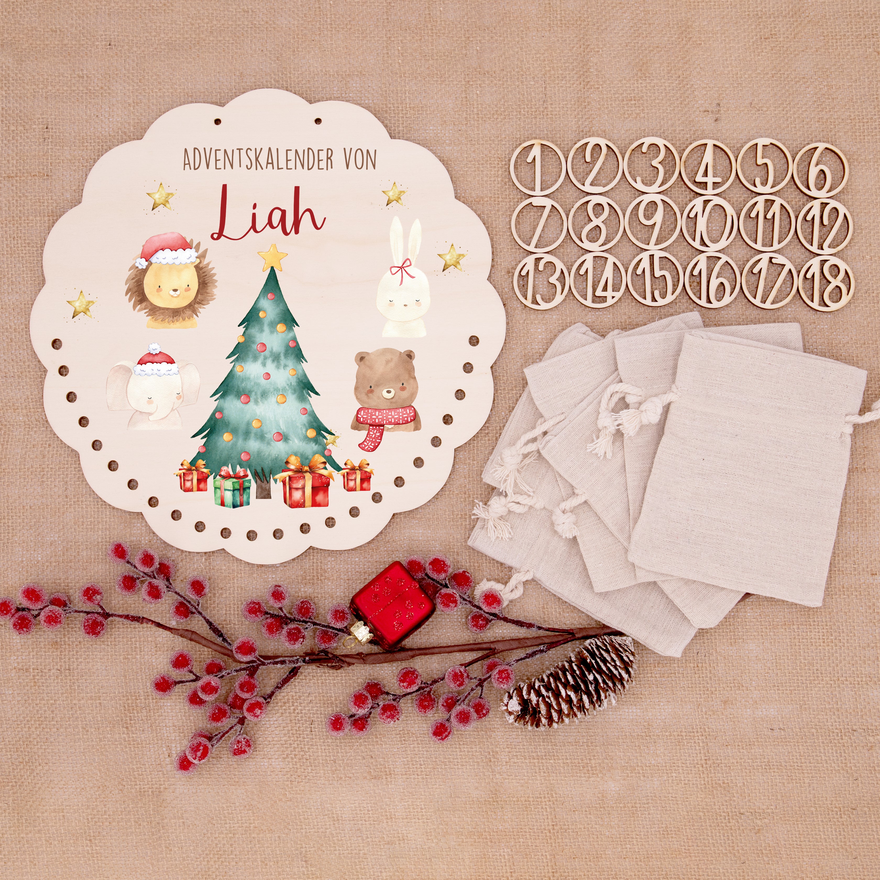Personalisierter runder Adventskalender Kinder aus Holz  - Weihnachtliche Tierwelt