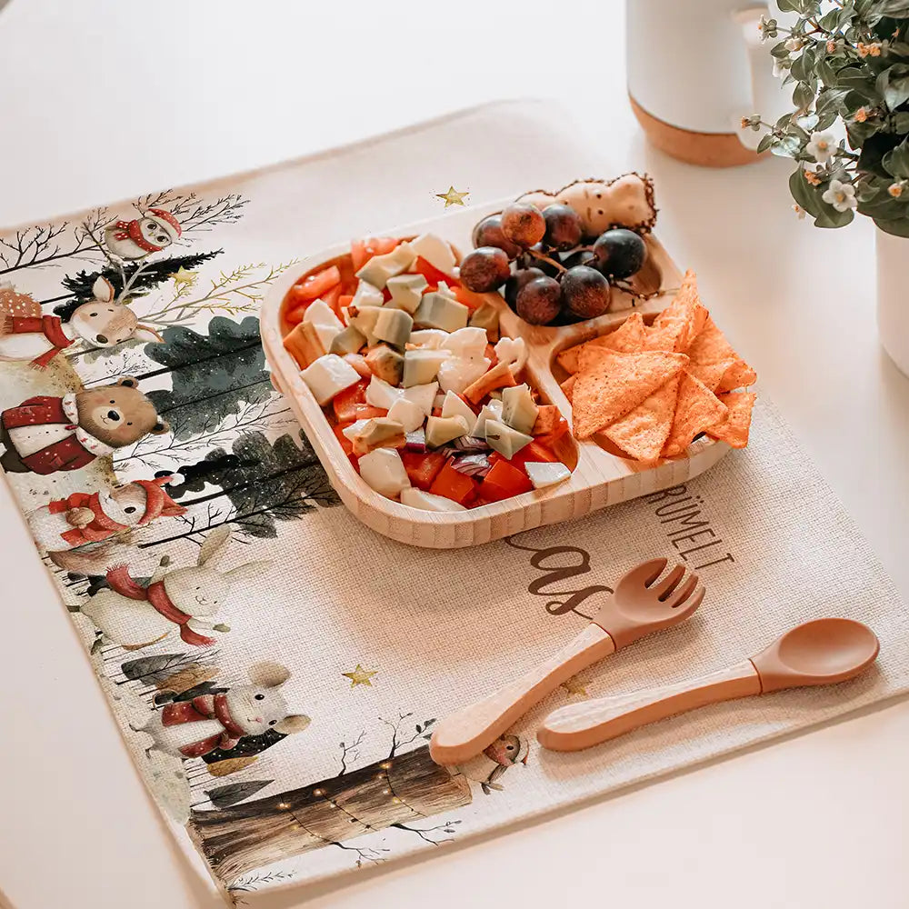 Tischset Kinder personalisiert Weihnachtsmotiv - Festliche Tierchen im Schnee