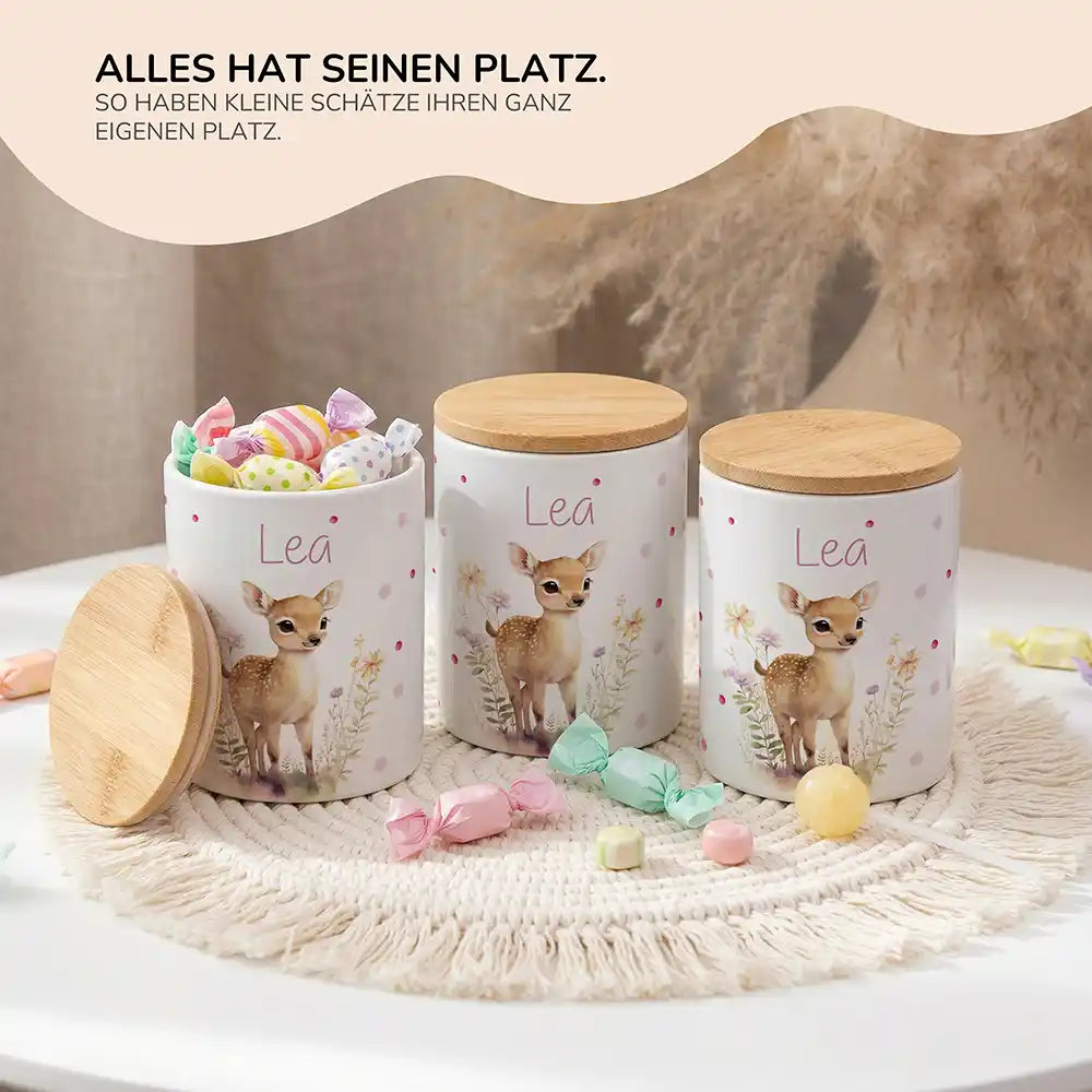 Lifestyle: Personalisierte Keksdose Rehkitz Blumenwiese im Kinderzimmer