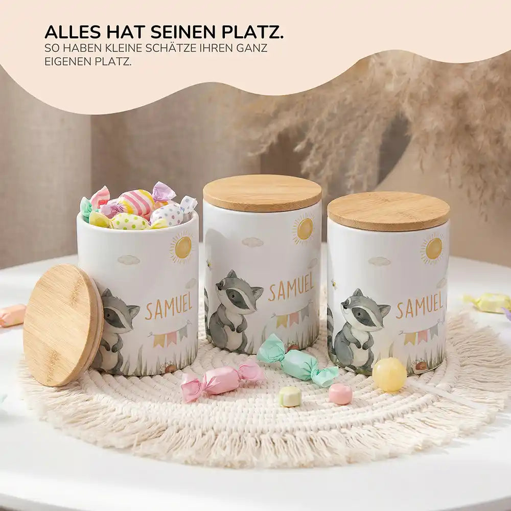 Lifestyle: Personalisierte Keksdose Waschbär Sommer im Kinderzimmer