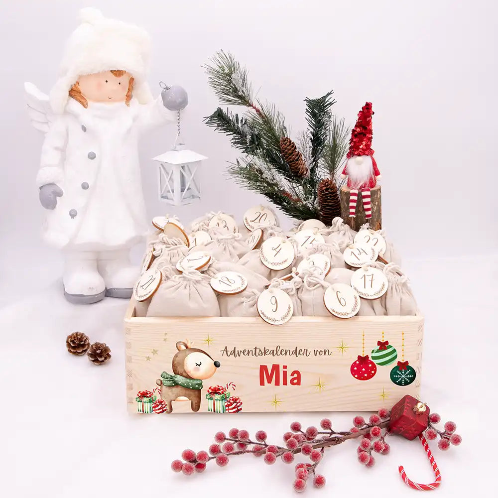 Personalisierte Adventskiste zum Befüllen - Reh mit Geschenken