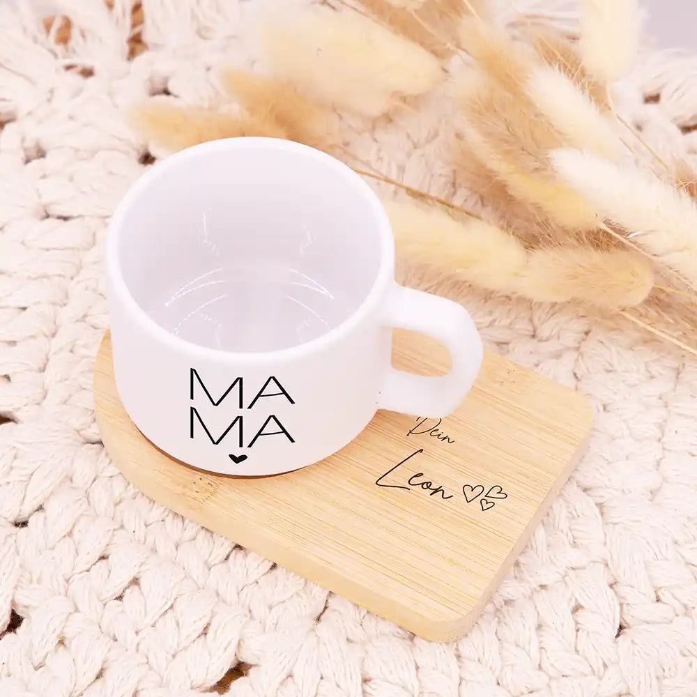 Personalisierte Tasse mit Namen Muttertag MAMA Großbuchstaben – alle Ansichten