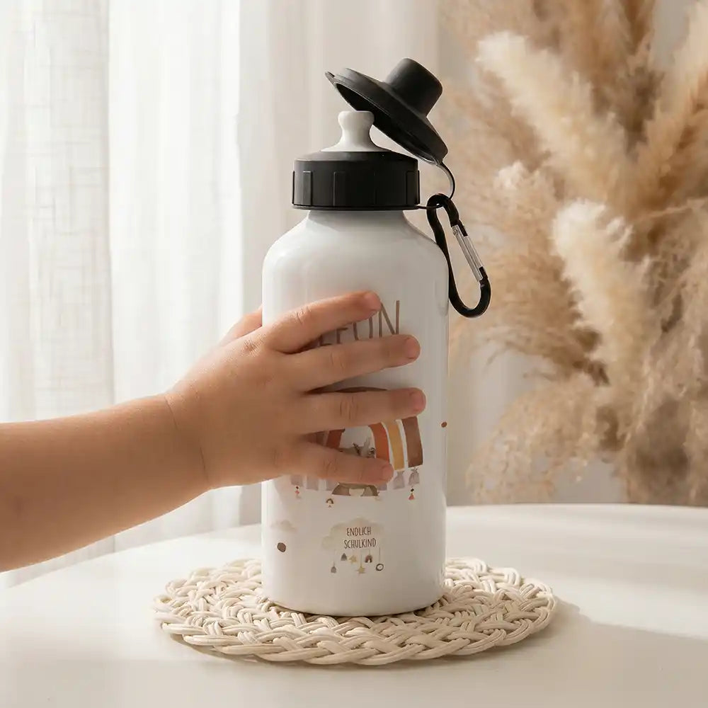 Personalisierte Trinkflasche Kinder Bär Regenbogen Schulkind – Mundstück & Schraubverschluss Detail