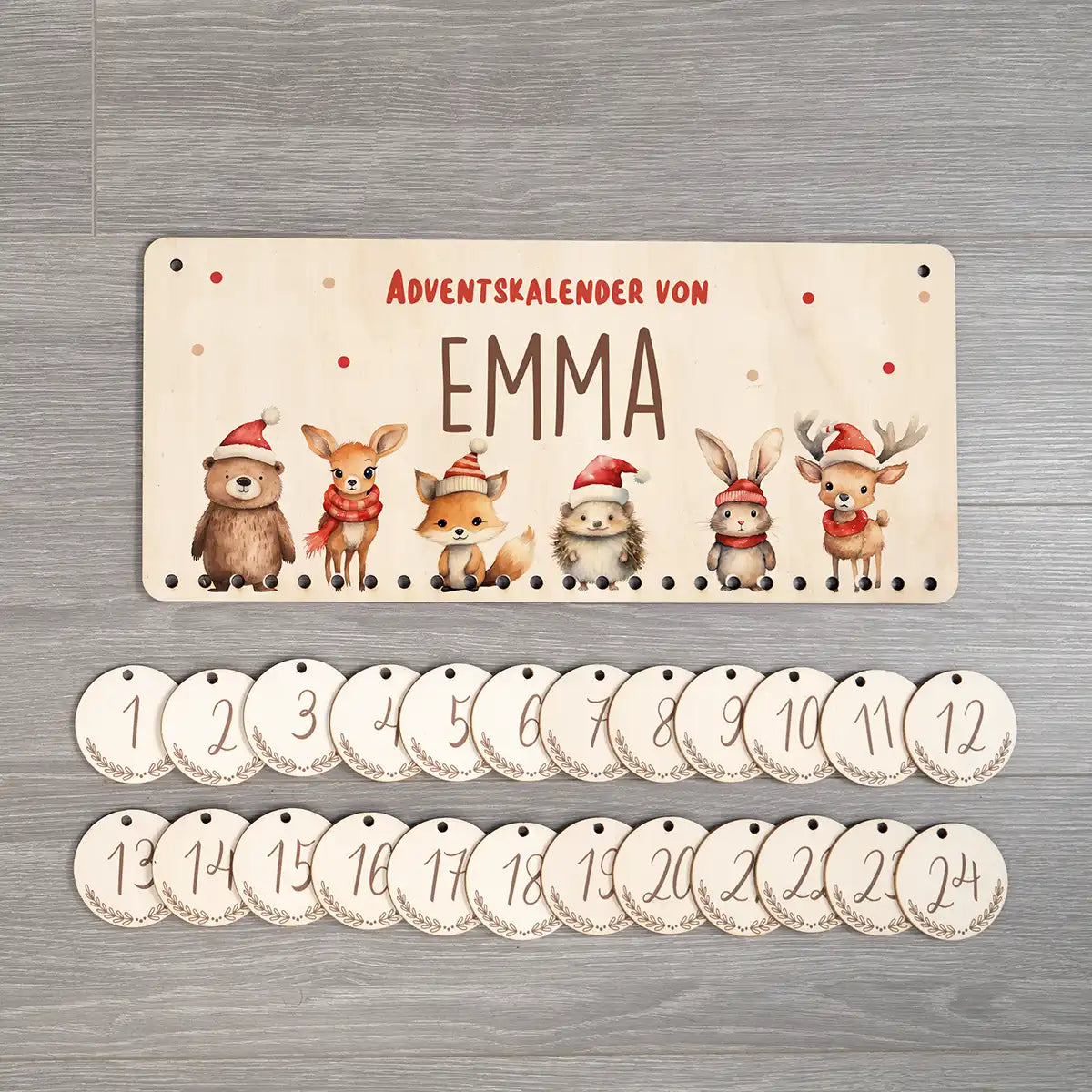 Personalisierbarer Adventskalender farbig - Winterliche Tierfamilie