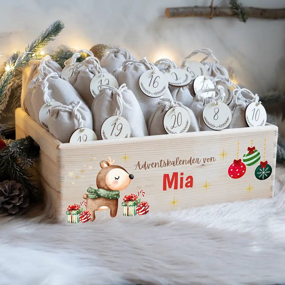 Personalisierte Adventskiste zum Befüllen - Reh mit Geschenken