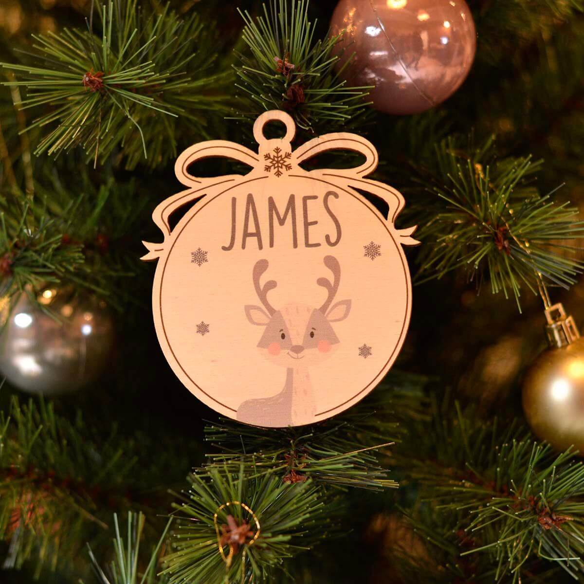 Weihnachtskugeln Elch aus Holz personalisiert